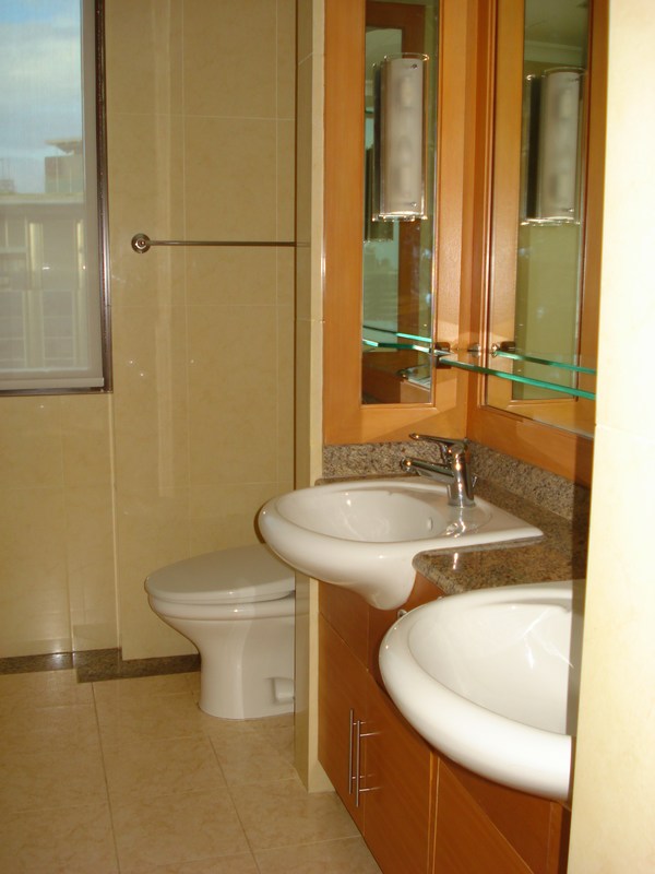 Master Bedroom Double Sinks and Toilet